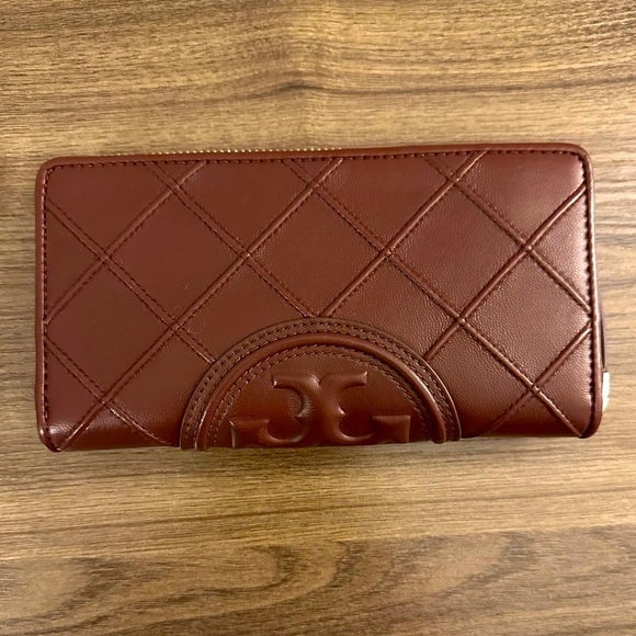 Tory Burch Fleming Soft Zip Continental Wallet Wine Color - Picture 4 of 5